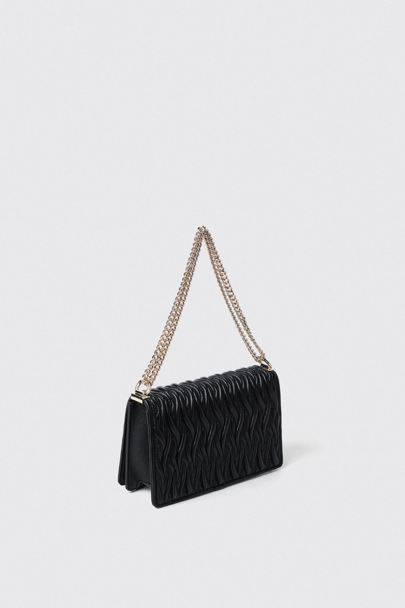 Reg shoulder strap plisse' con logo in metallo • Nero - Gaëlle Paris