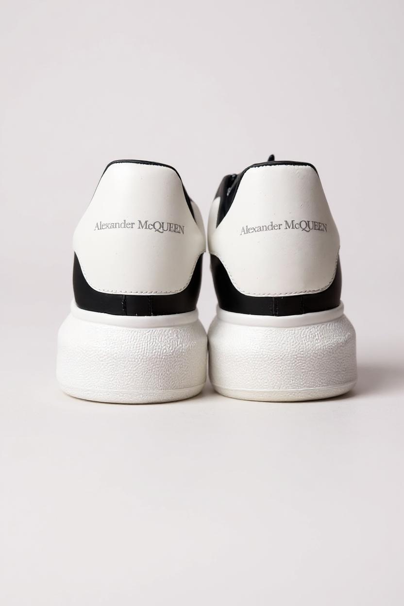 ALEXANDER MCQUEEN - SNEAKERS OVERSIZE NERE UNISEX