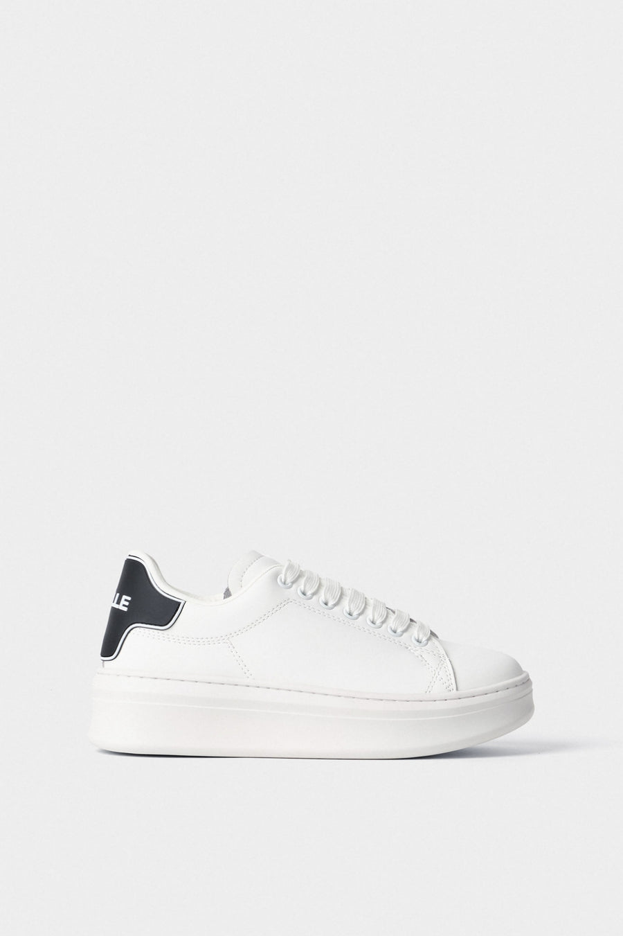 Sneakers Addict in Action Leather con Rubber Patch • Bianco-Nero - Gaëlle Paris