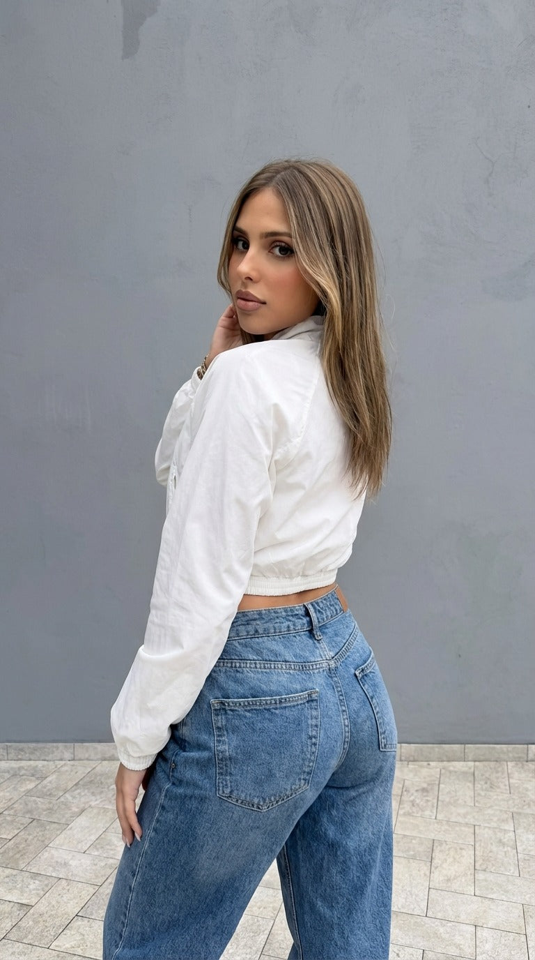 Felpa Disclaimer Crop con Zip – Stile Urban Essenziale