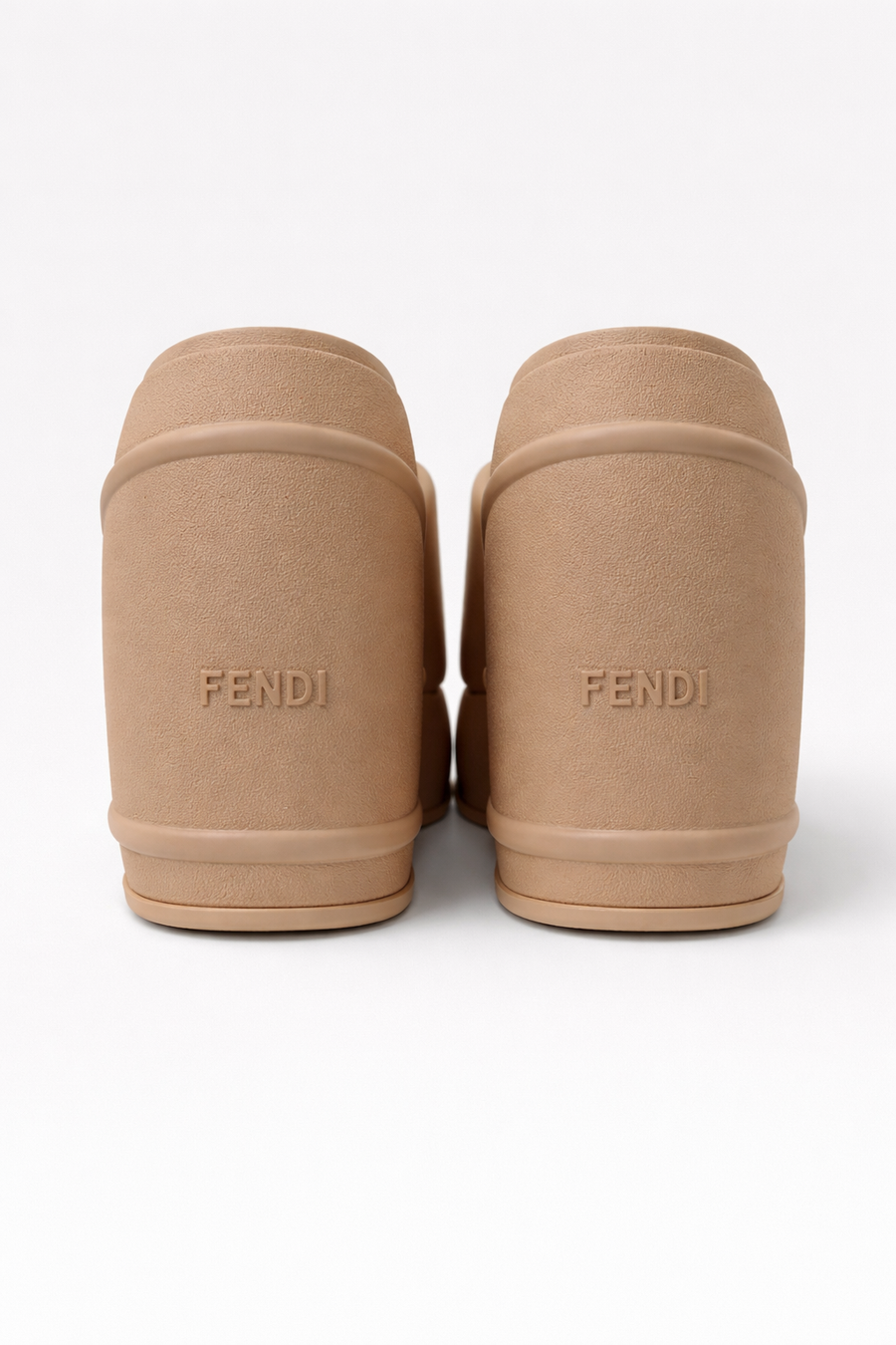 Sandali Fendi con Zeppa in Gomma Beige – Design Iconico e Comfort Luxury — 3/3