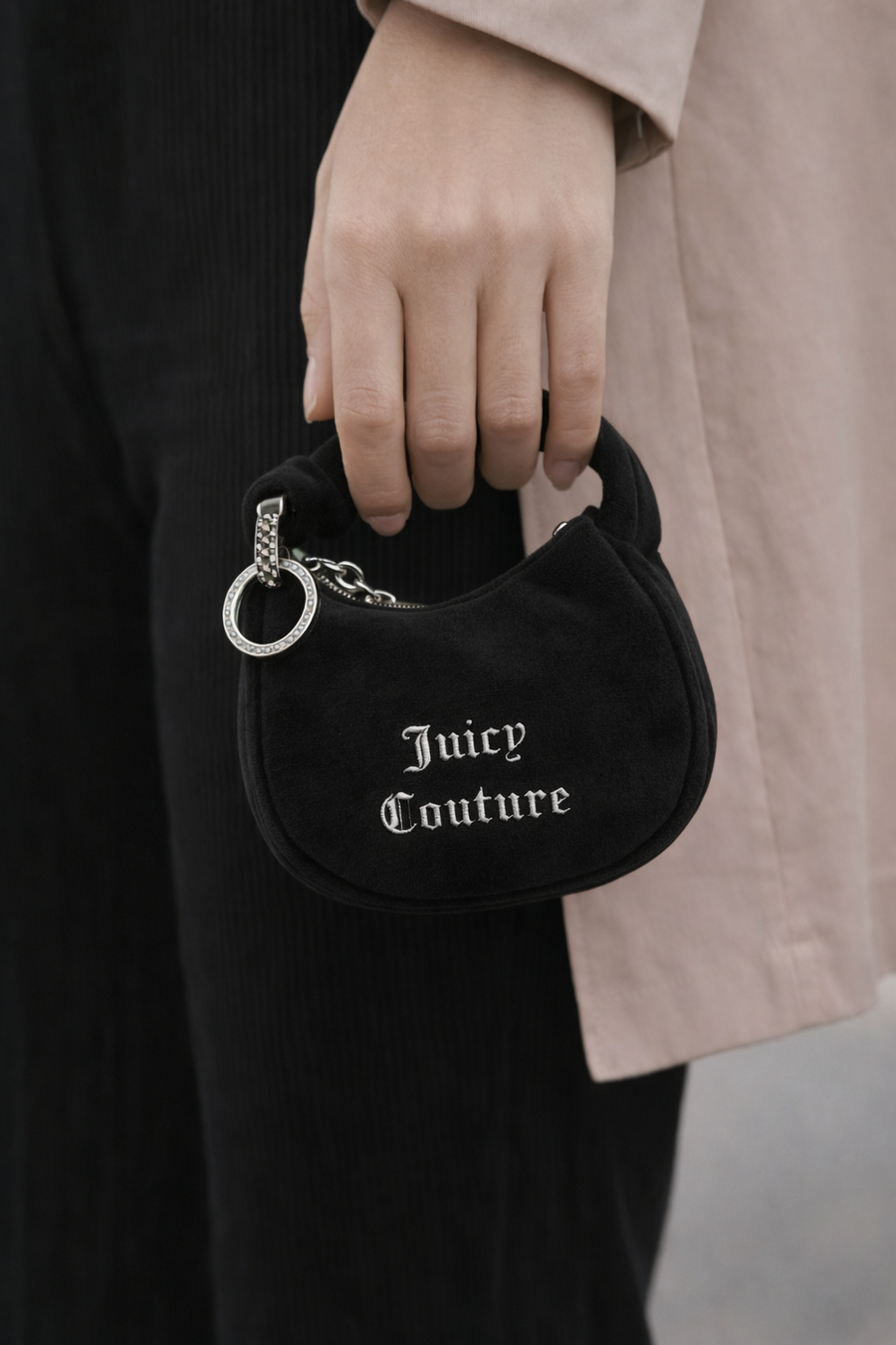 Borsa Mini Juicy Couture Nera in Velluto – Iconic Y2K Bag — 3/3