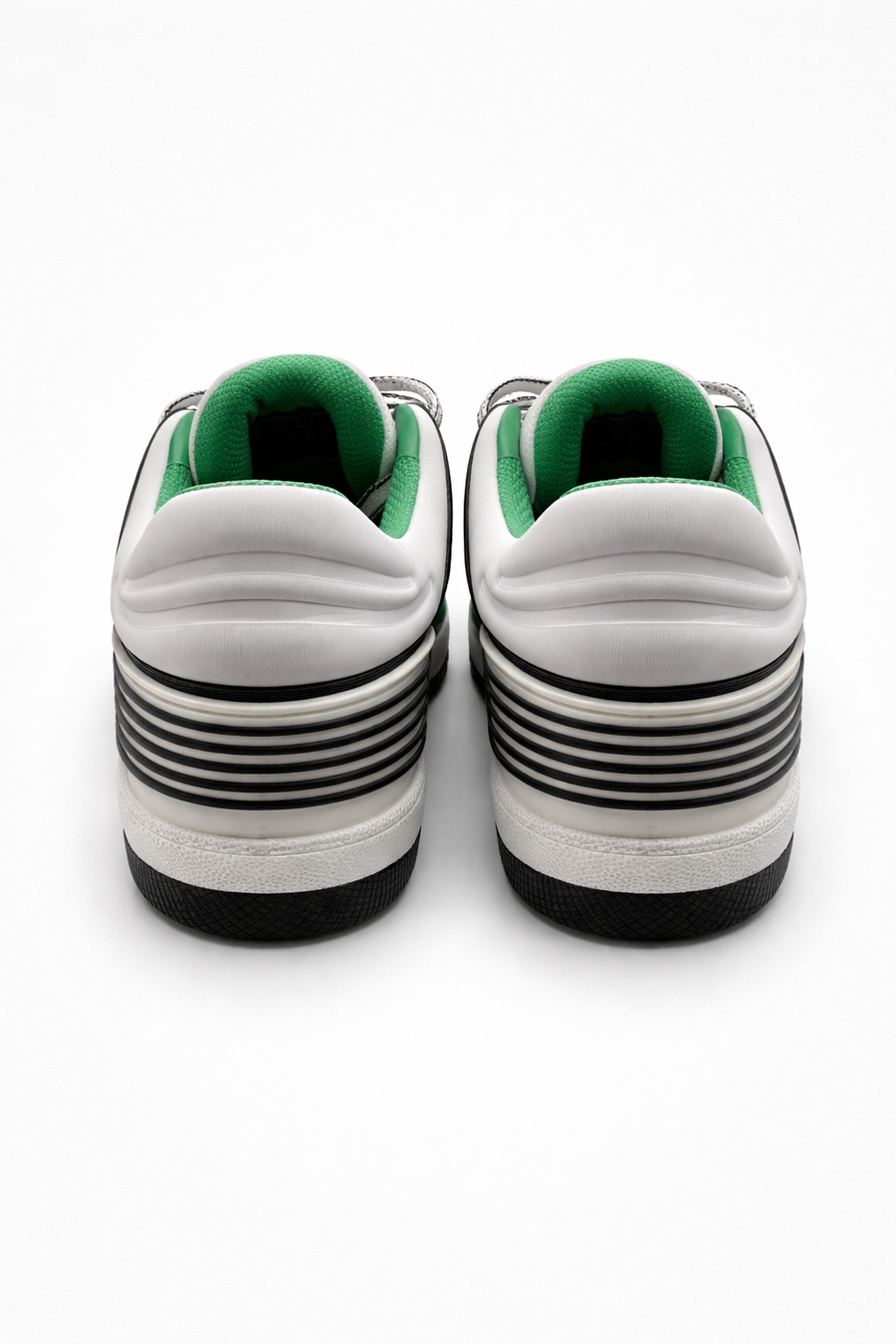 Sneakers Gucci in Pelle Bianca e Verde – Lusso Streetwear Iconico — 2/3