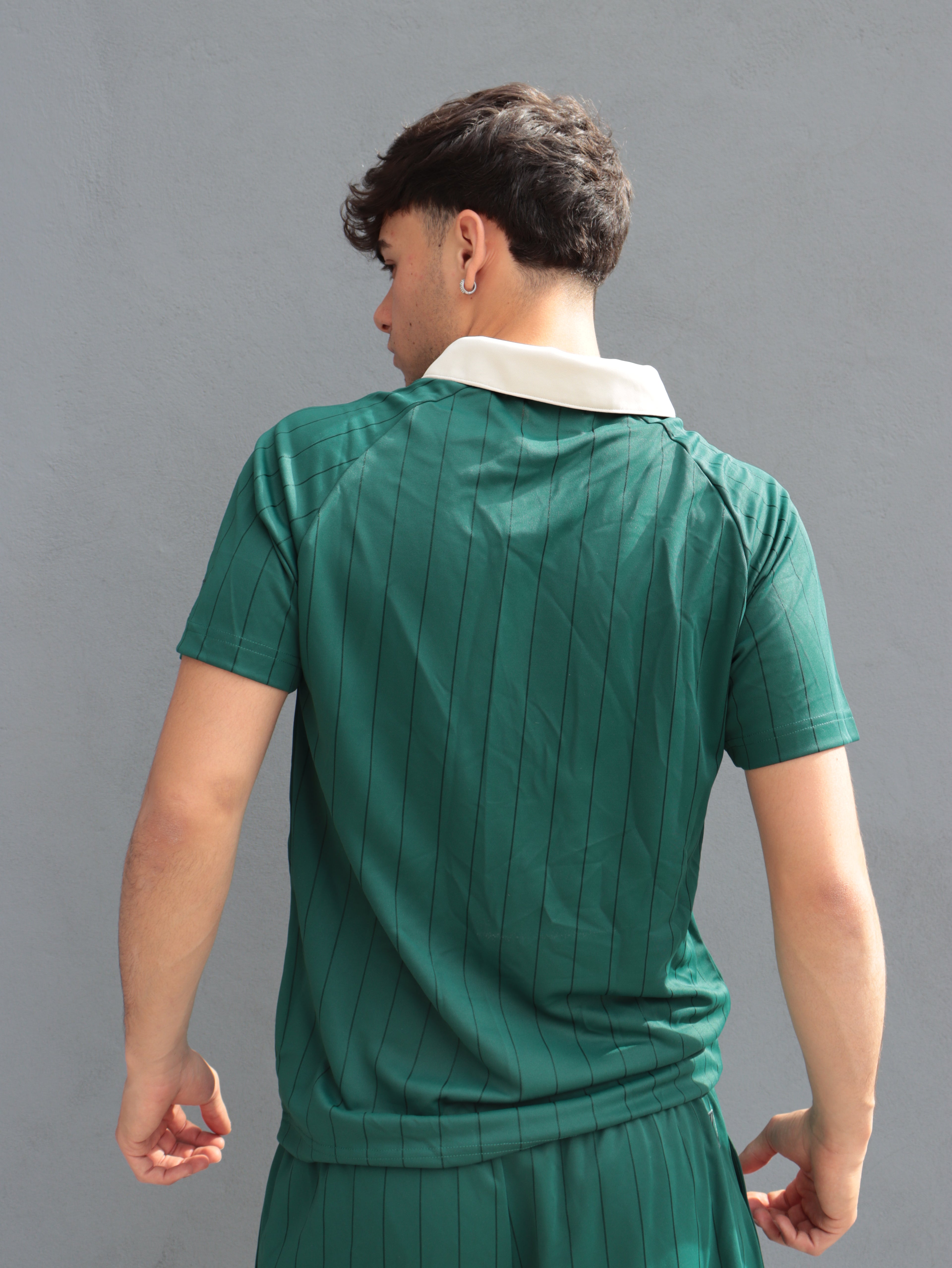 T-shirt Karl Kani Verde Uomo – Stile Streetwear Vintage con Colletto Polo