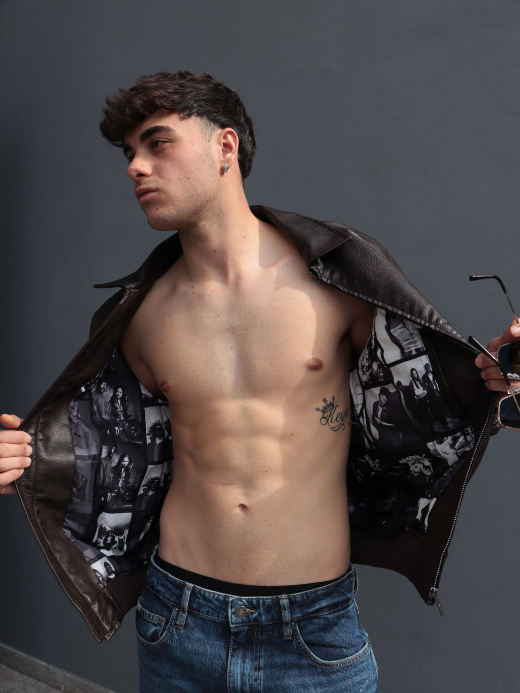 Giubbotto Karl Kani in pelle effetto vintage – Stile streetwear iconico