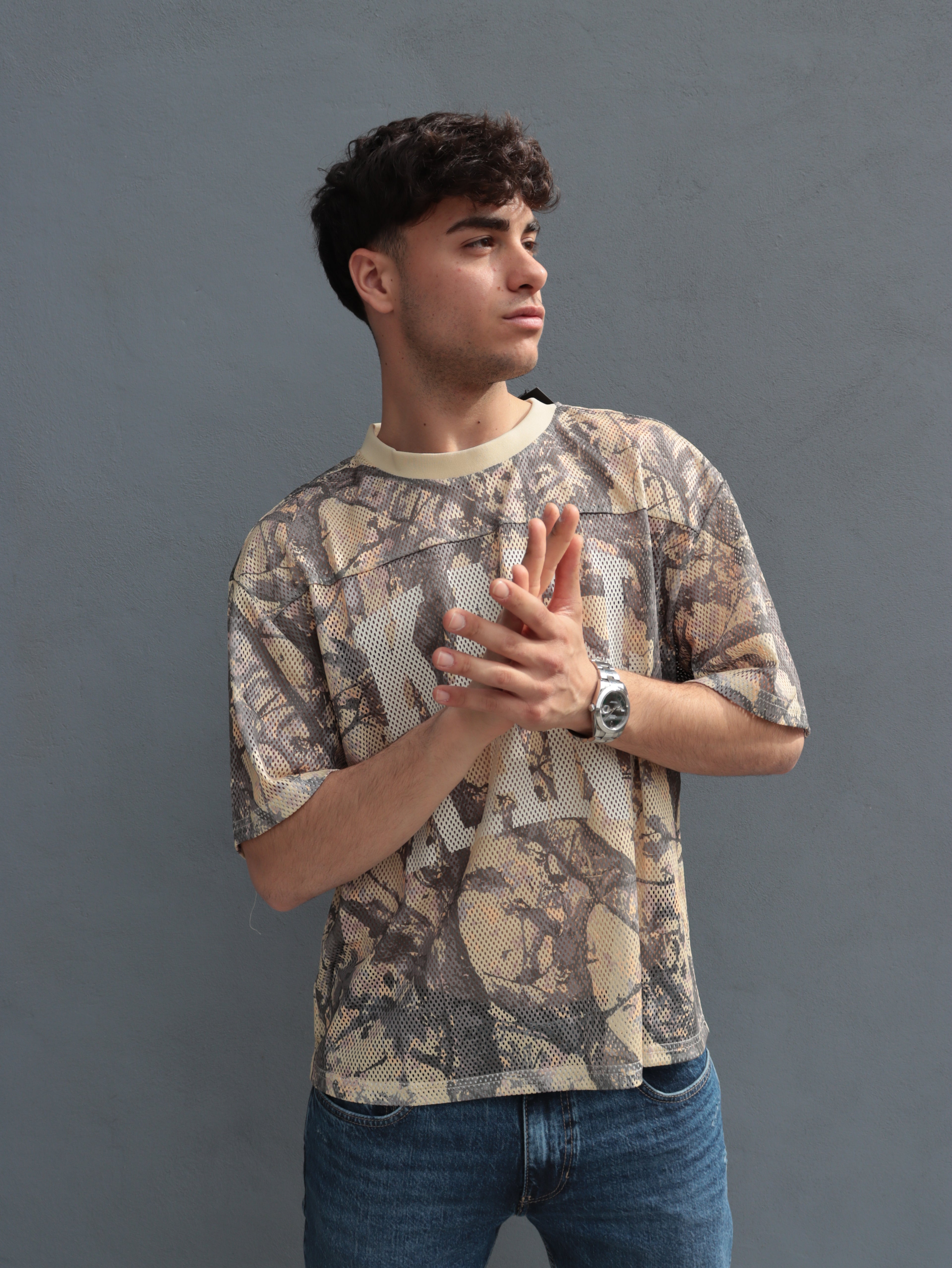 T-shirt Karl Kani uomo camouflage in mesh – stile streetwear oversize