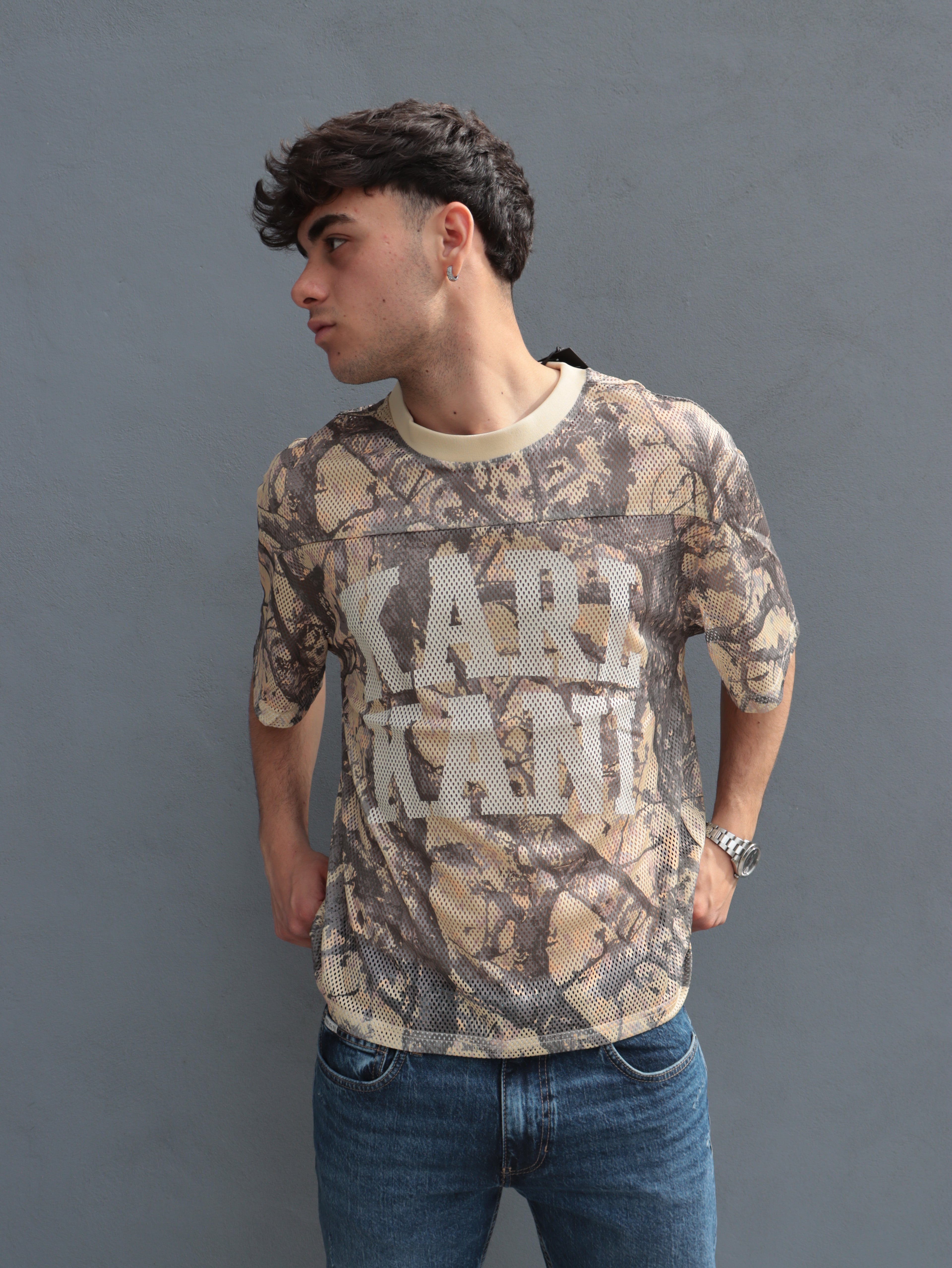 T-shirt Karl Kani uomo camouflage in mesh – stile streetwear oversize