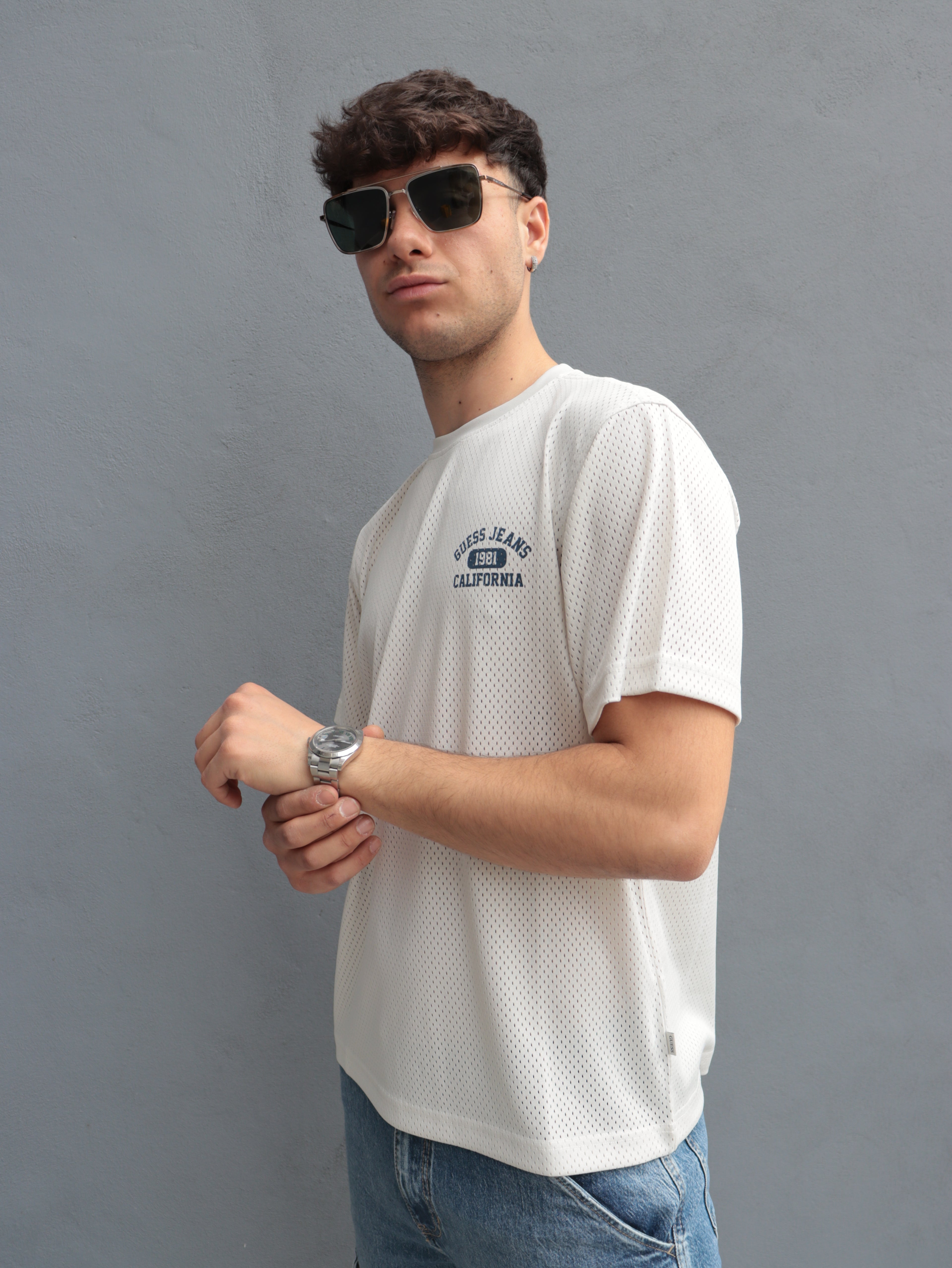 T-shirt Guess Jeans uomo traforata – Stile casual moderno