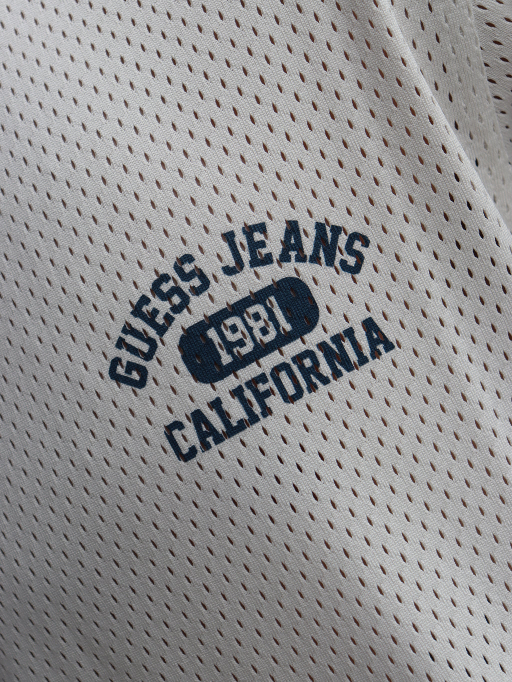 T-shirt Guess Jeans uomo traforata – Stile casual moderno