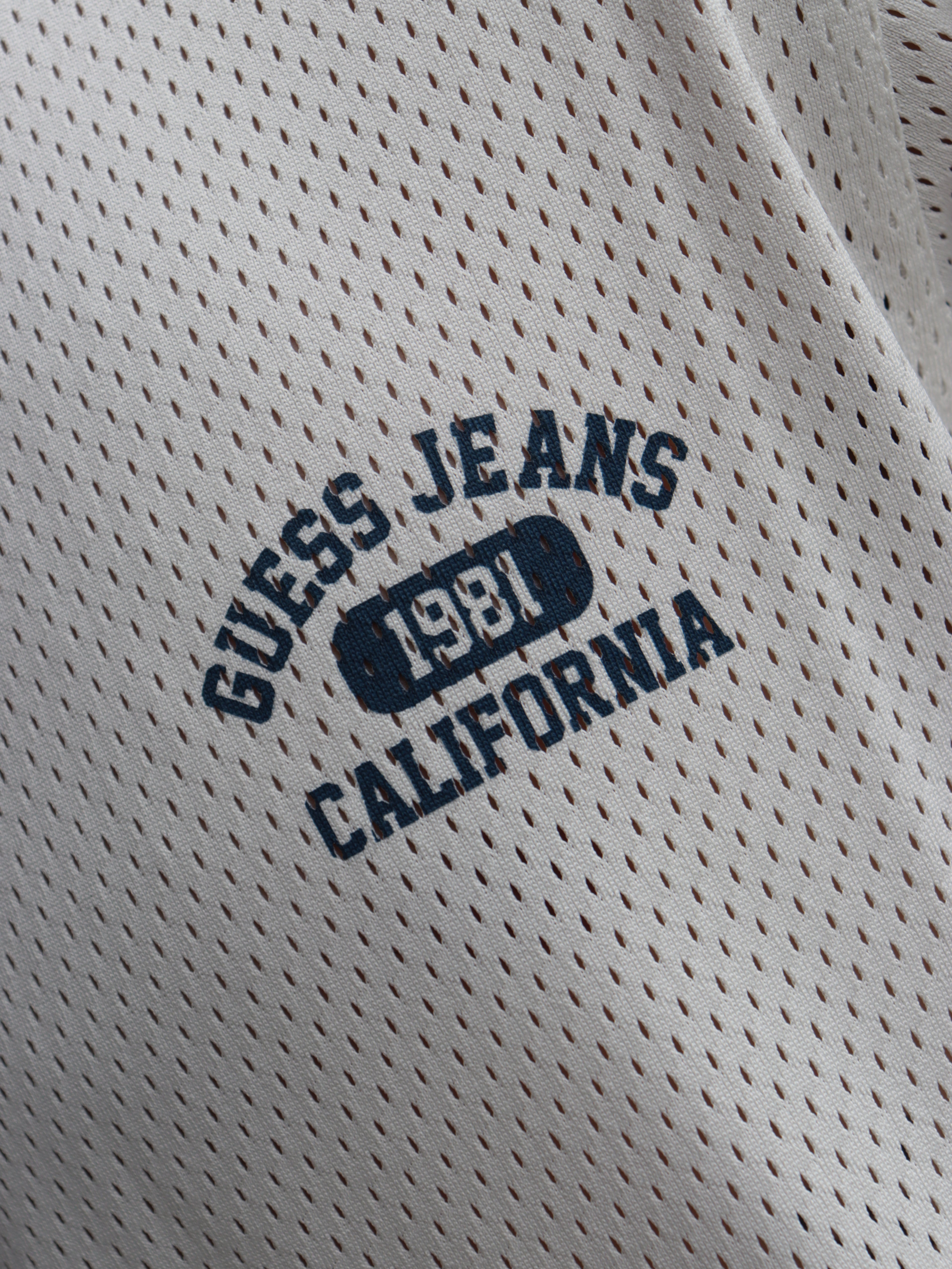 T-shirt Guess Jeans uomo traforata – Stile casual moderno
