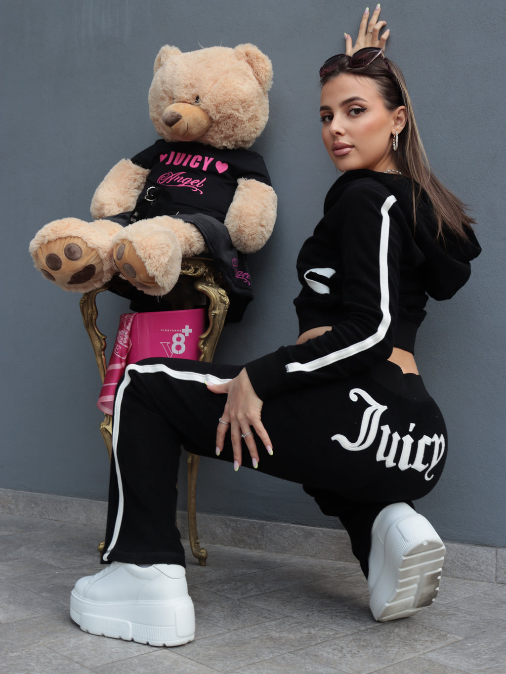 Tuta Donna Juicy Couture Appliqué Terry – Felpa Crop con Zip e Pantalone Logo