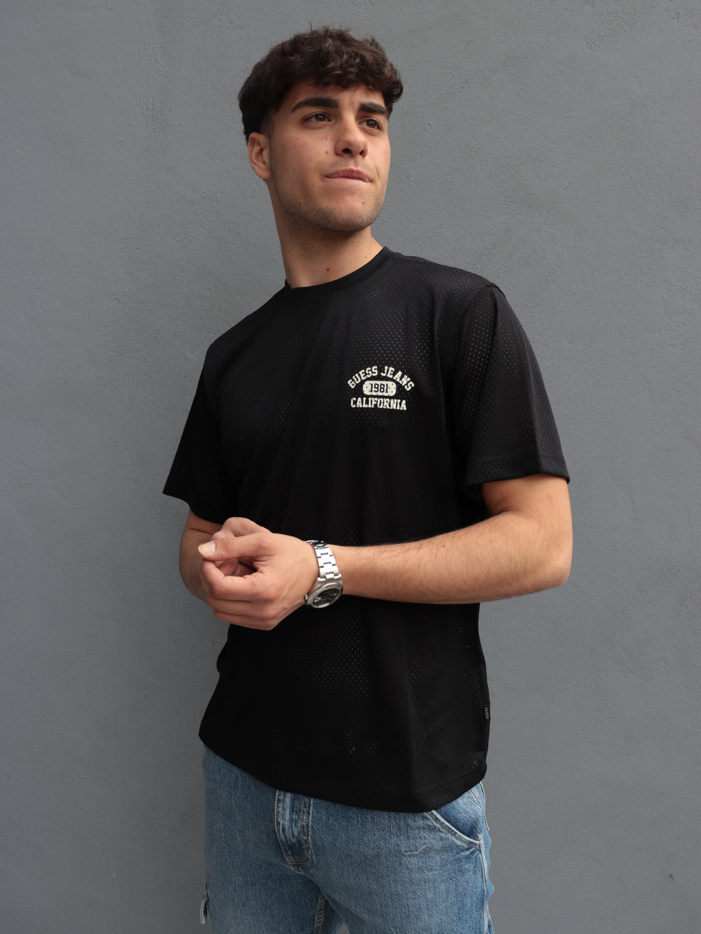 T-shirt Guess Jeans uomo traforata – Stile casual moderno