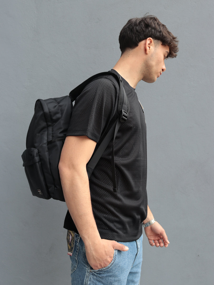 Zaino Guess Jeans Nero Uomo – Design Minimal e Comfort Quotidiano — 2/4