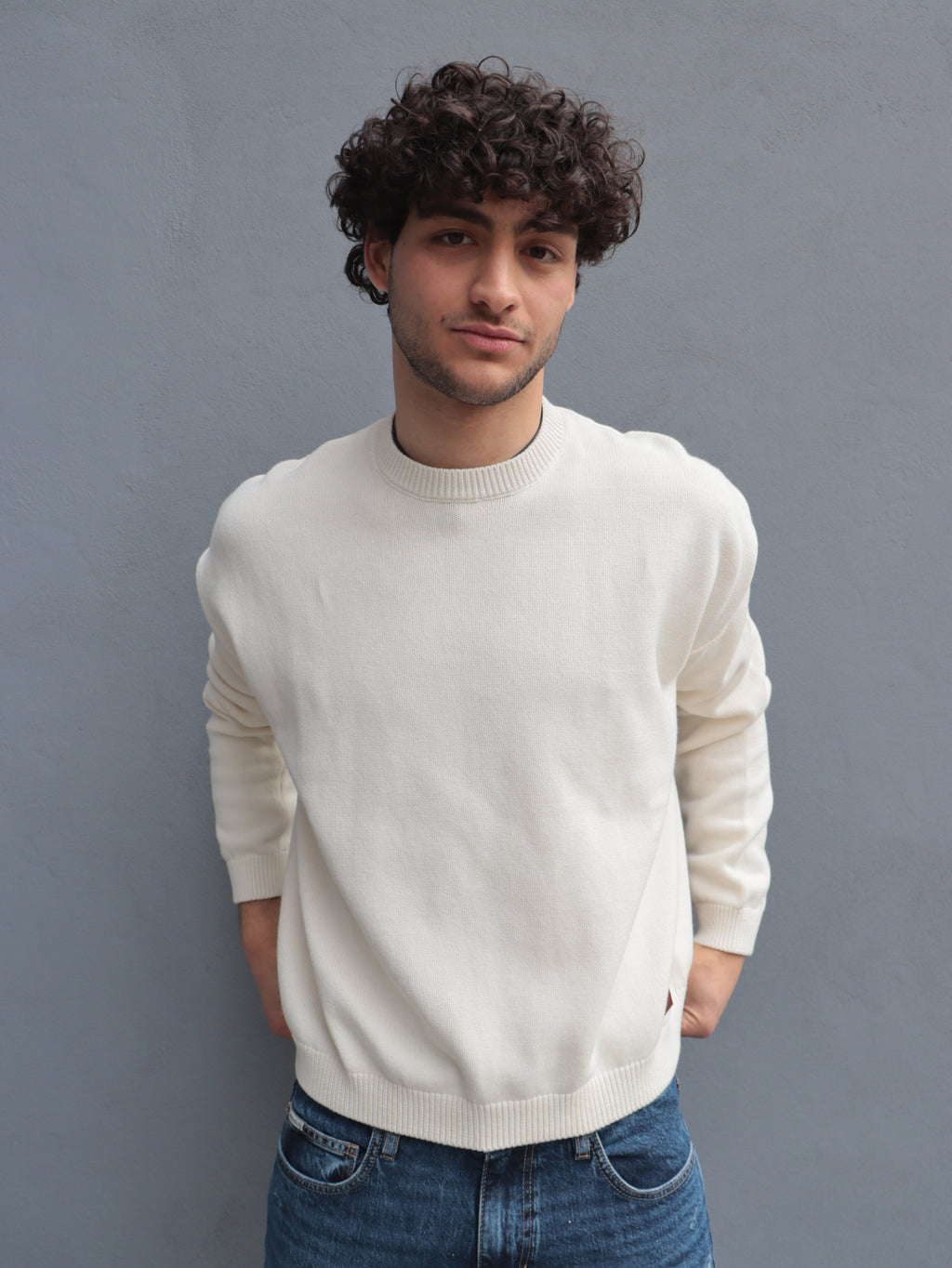Maglia Uomo Guess in Cotone con Jeans Slim Fit – Look Casual Moderno
