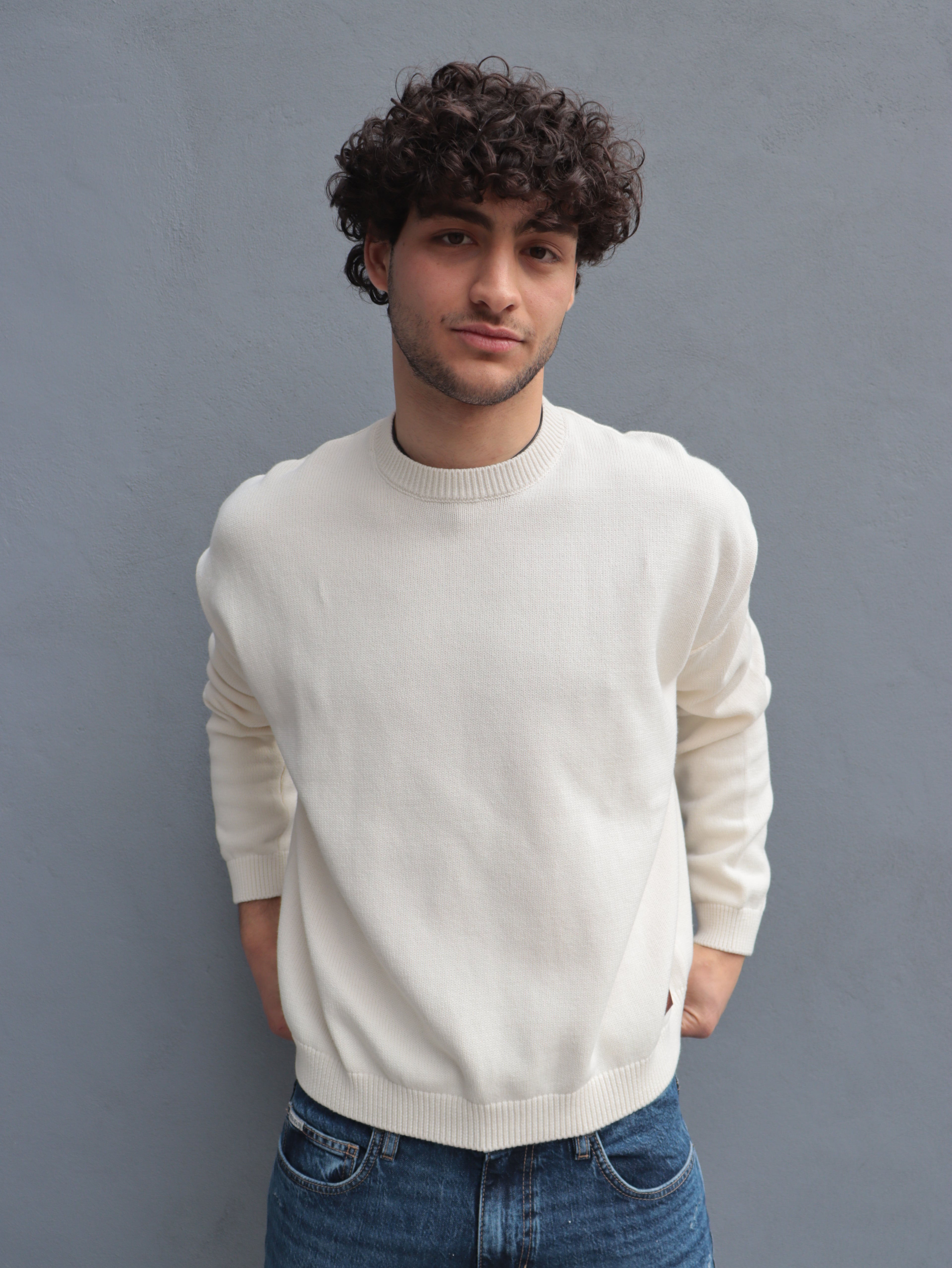 Maglia Uomo Guess in Cotone con Jeans Slim Fit – Look Casual Moderno