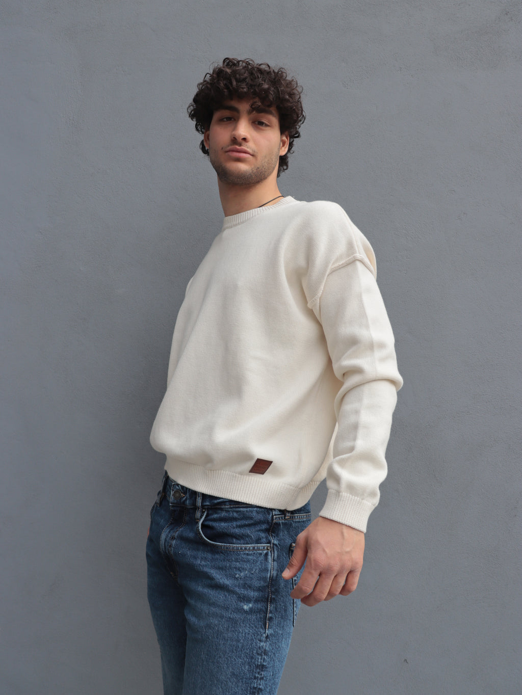 Maglia Uomo Guess in Cotone con Jeans Slim Fit – Look Casual Moderno