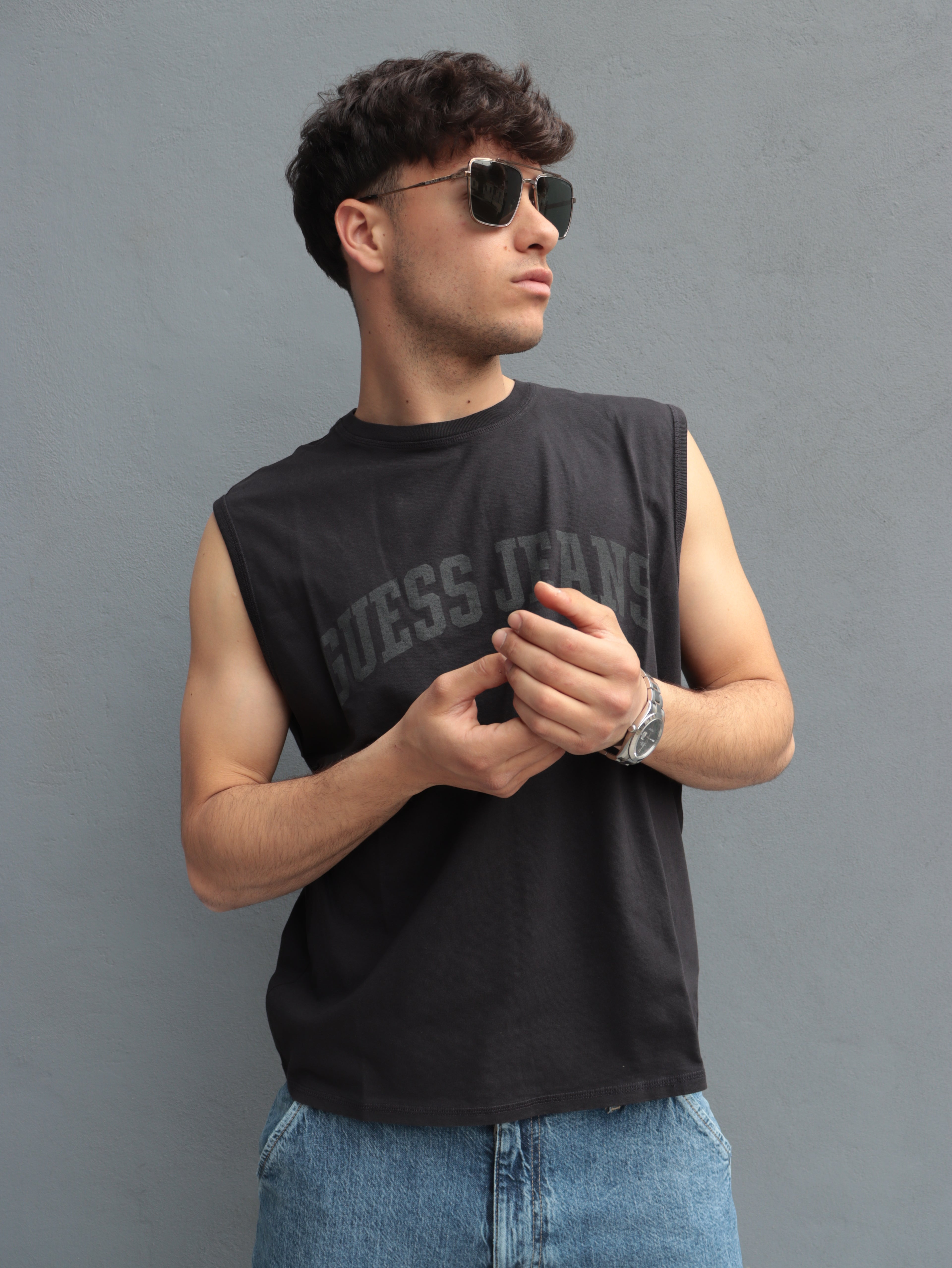 Canotta Uomo Guess Jeans Nera con Logo – Stile Casual e Moderno