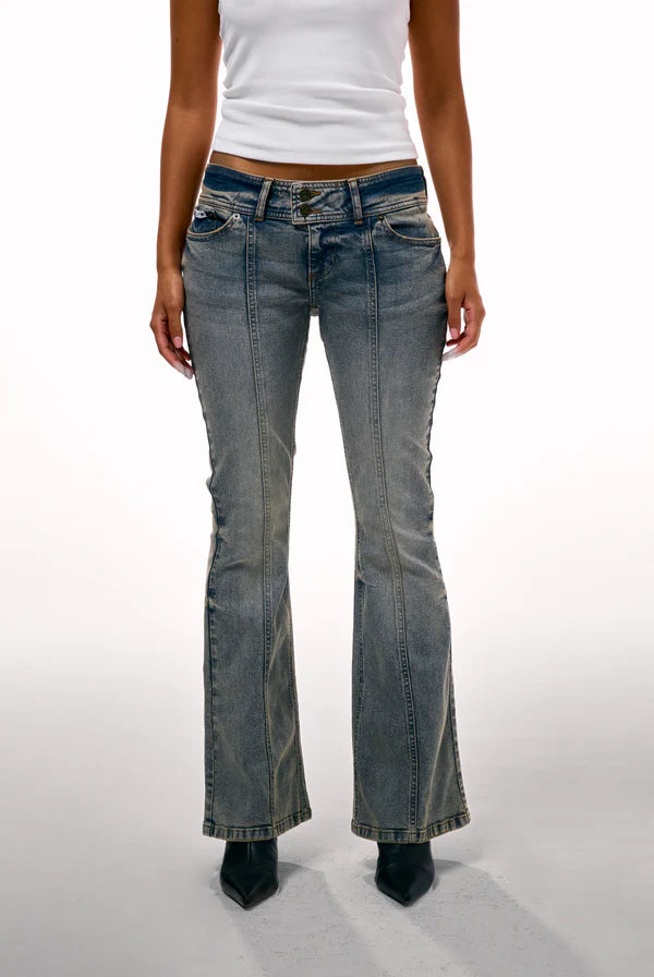 Jeans Flare Juicy Couture con Logo Ricamato – Vintage Wash — 2/4
