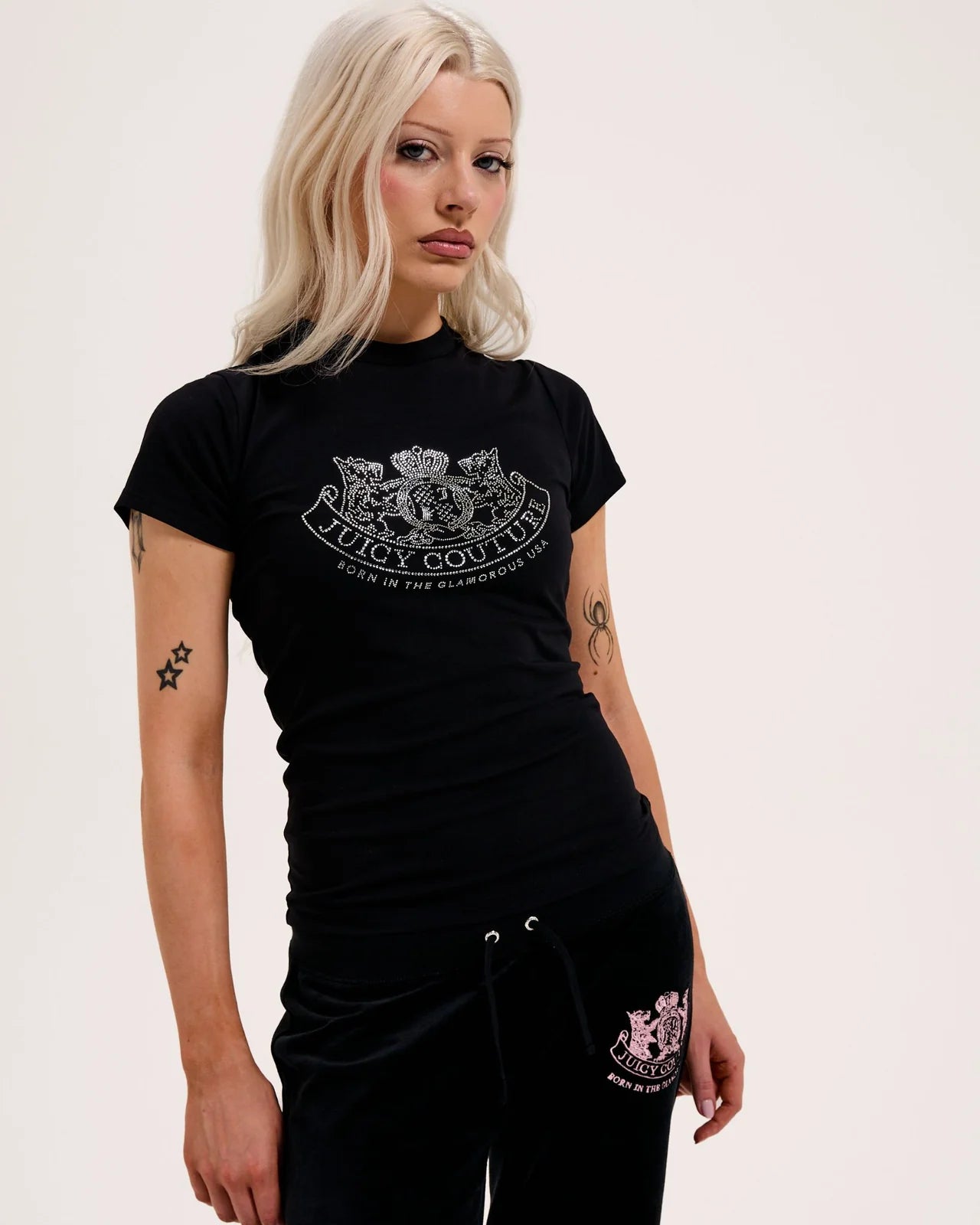 JUICY COUTURE - Dog Crest Hilton T-Shirt Black