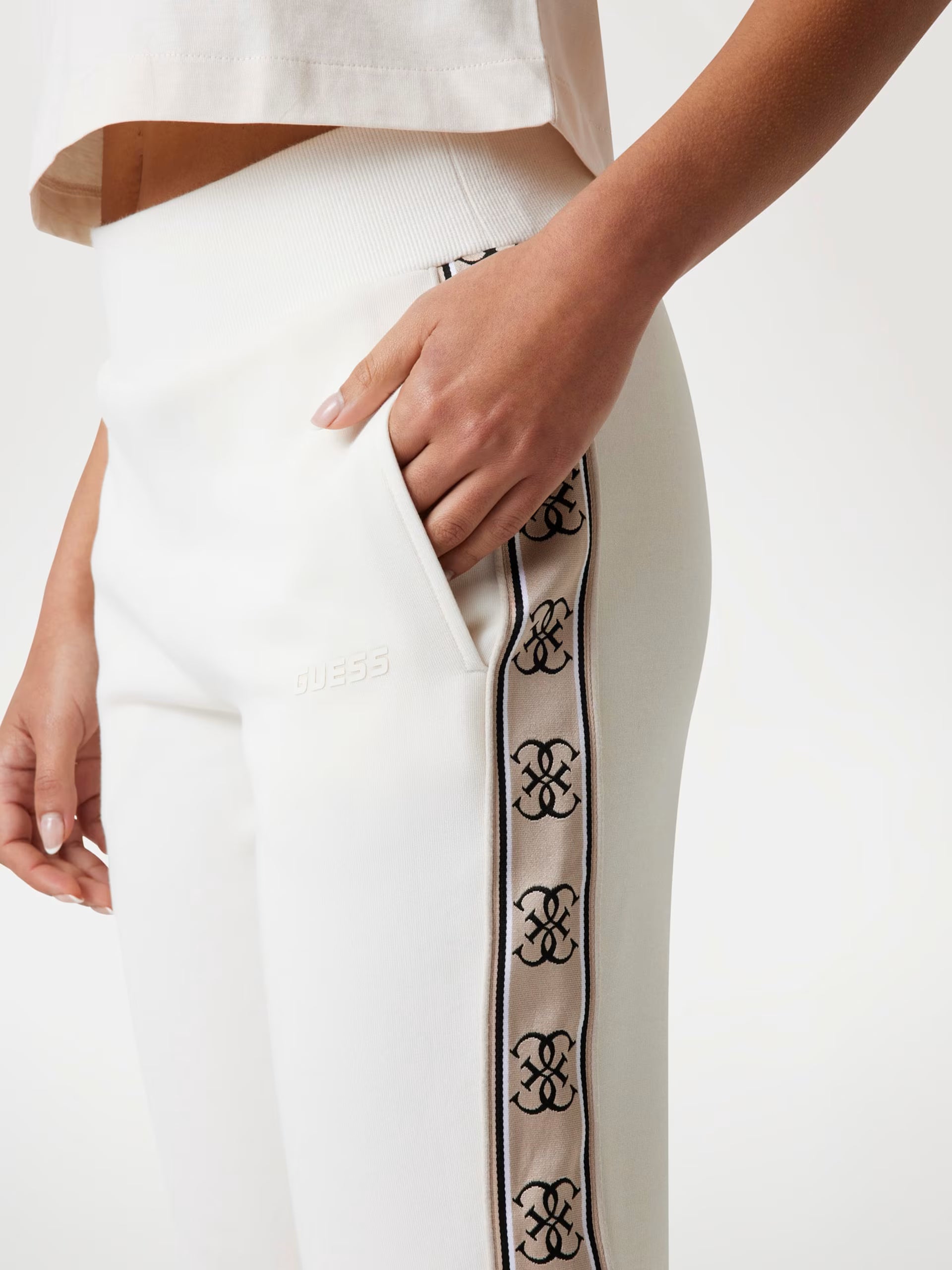 Guess - Pantaloni jogger logo laterale