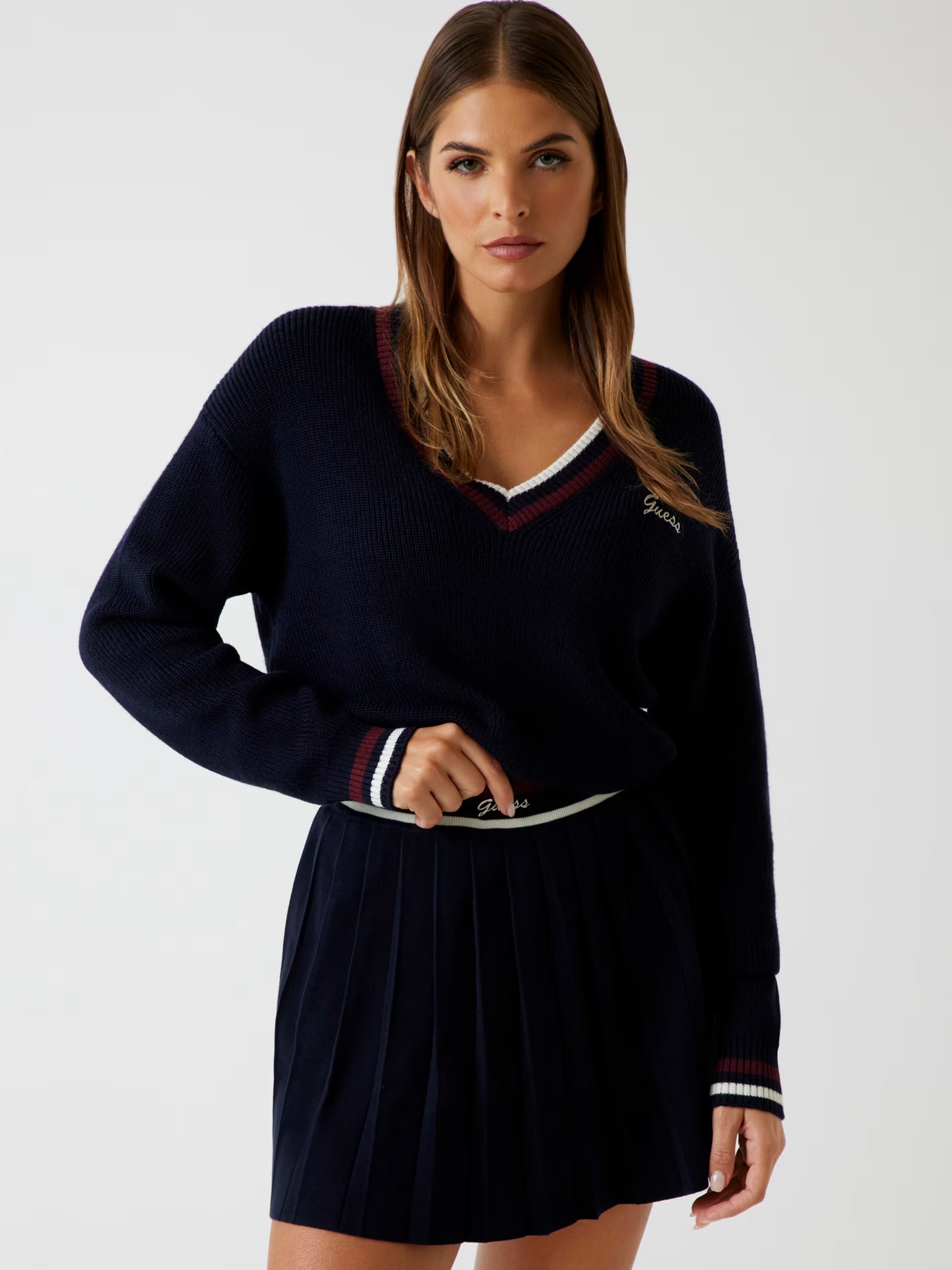 Guess - Maglione scollo a V misto lana