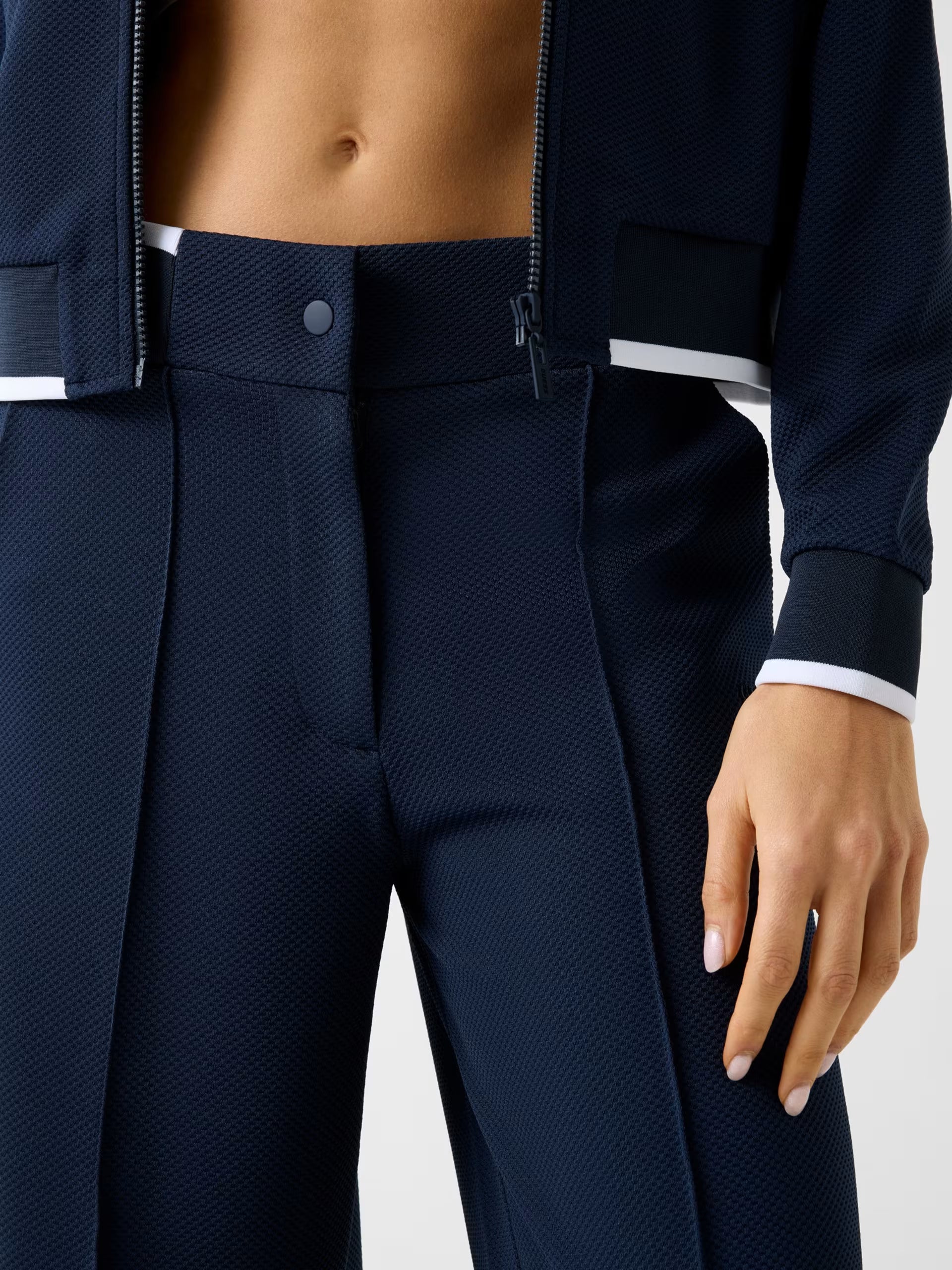 Pantaloni Guess - Pantaloni felpa a gamba svasata