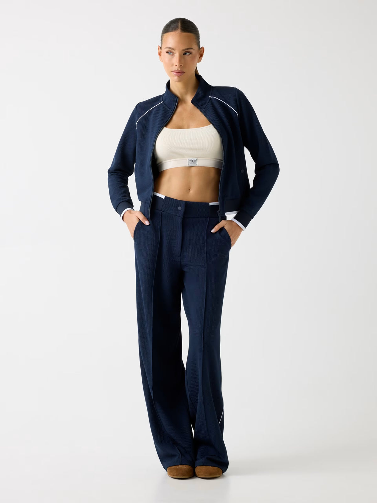 Pantaloni Guess - Pantaloni felpa a gamba svasata