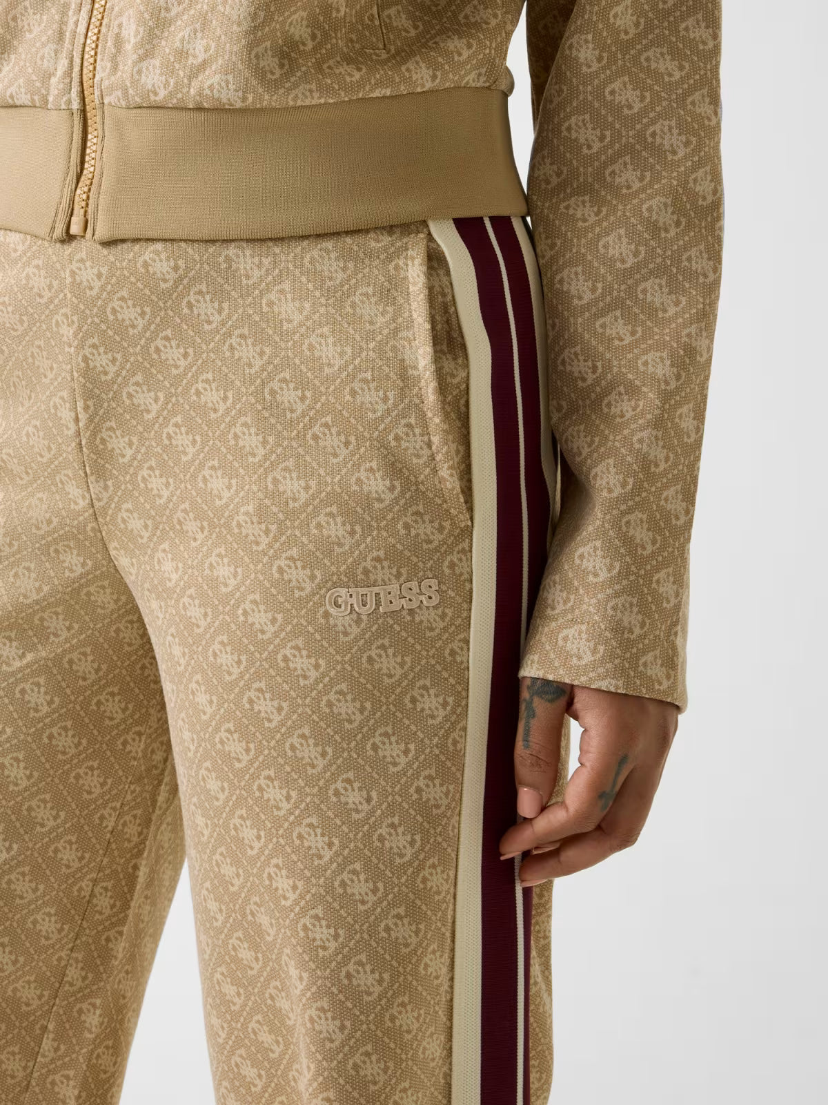 Pantonaloni Guess - Pantaloni Felpati Con Logo 4G