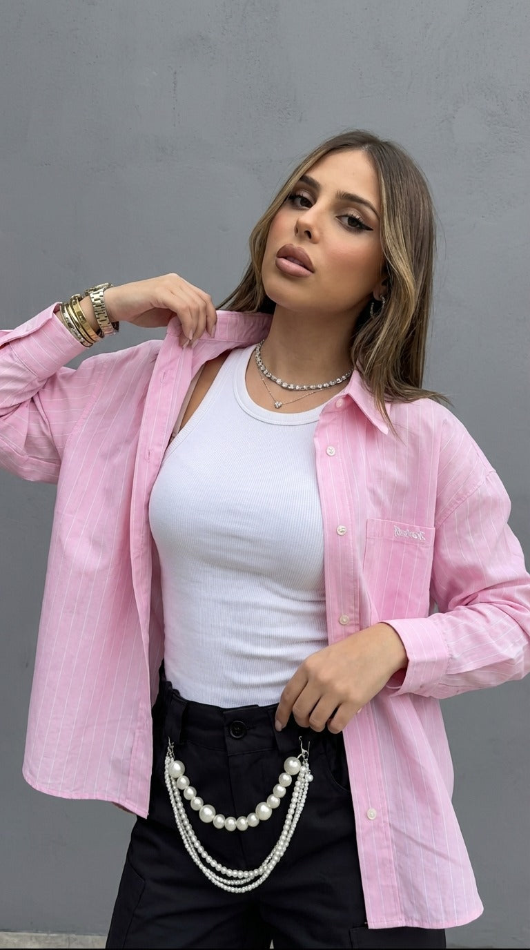 Camicia Disclaimer Rosa a Righe – Eleganza Casual & Stile Urban