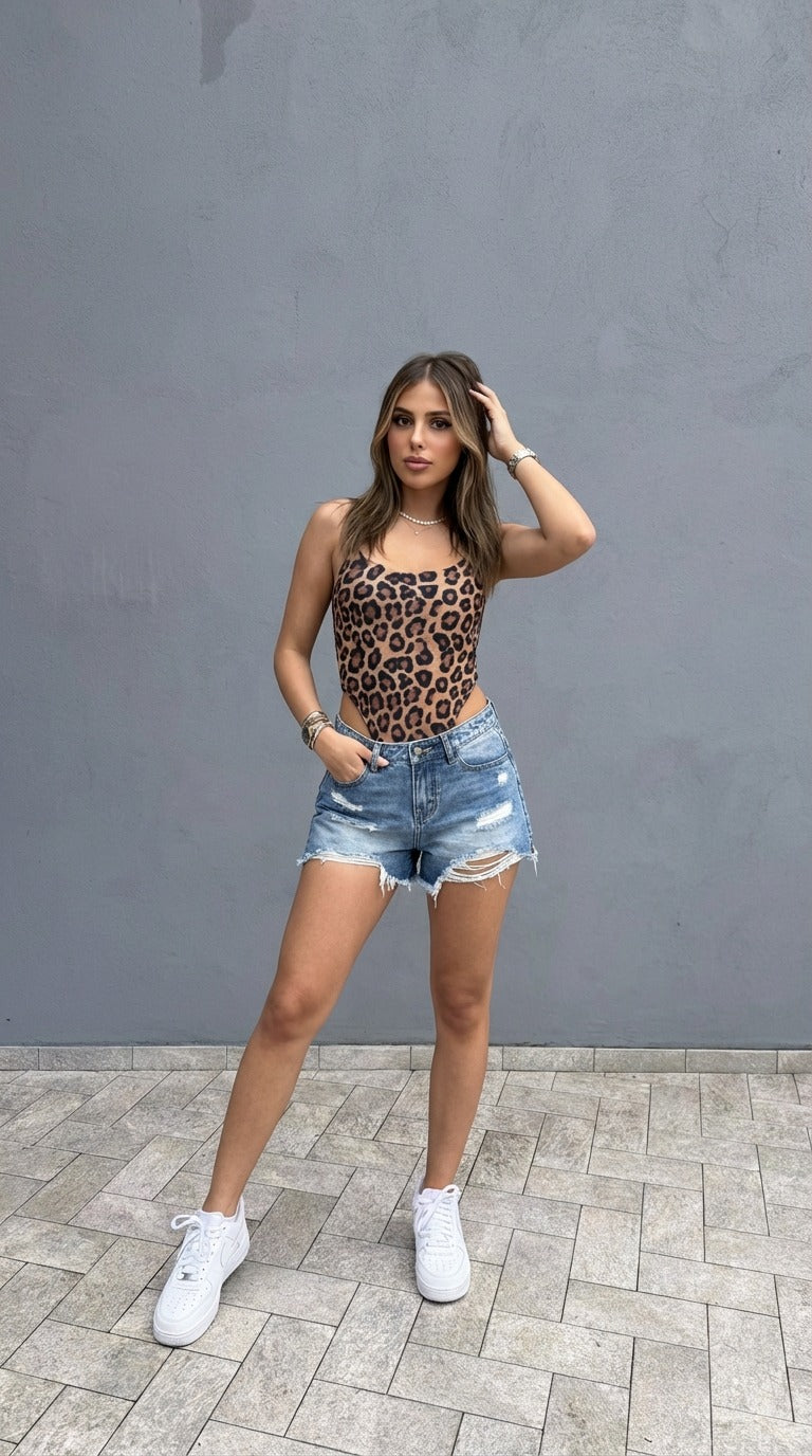 Top Disclaimer Animalier – Stile Audace & Femminilità Urban